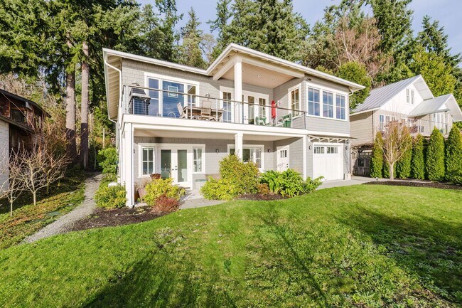 Building Photo - Impeccable Low Bank Bainbridge Waterfront Home with Private Dock