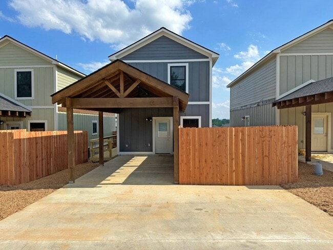 Building Photo - 3/2 New Construction in Southside