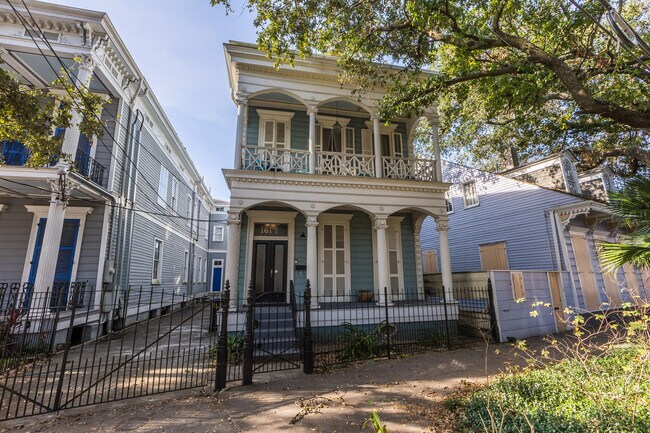 Building Photo - 1614 Governor Nicholls St