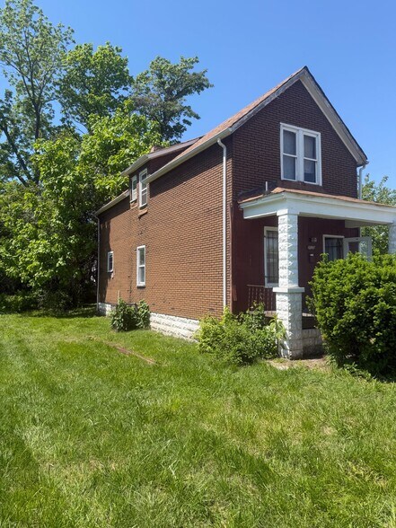 Building Photo - 2120 St Louis Ave