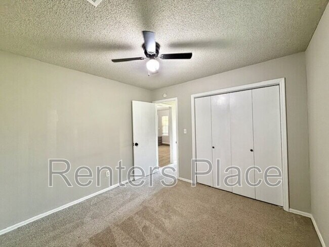 Building Photo - 14148 S Poplar Pl