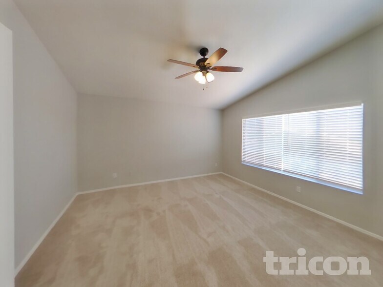 Building Photo - 8566 W Denton Ln