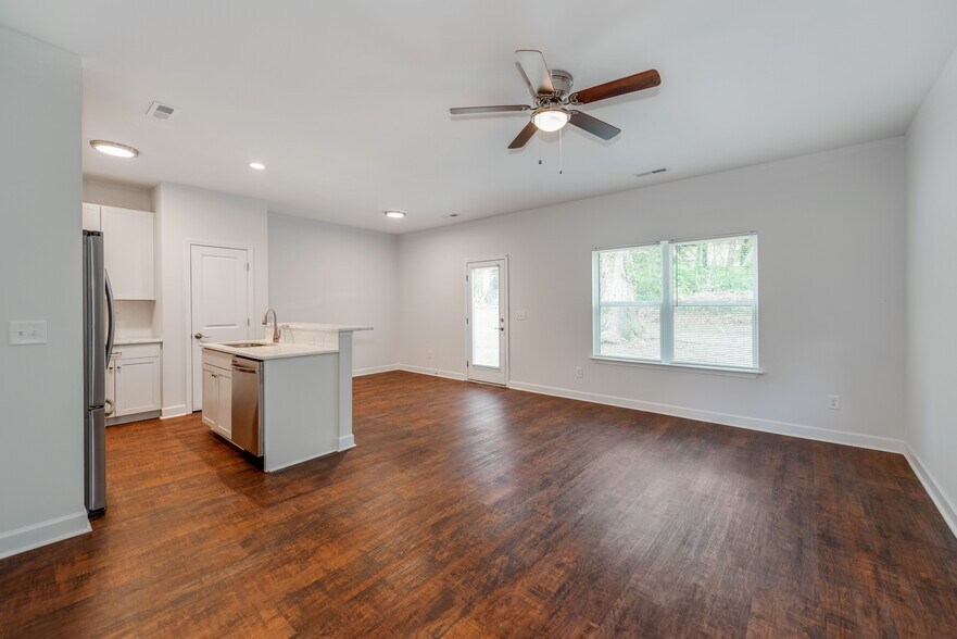 Building Photo - 910 N Ransom St