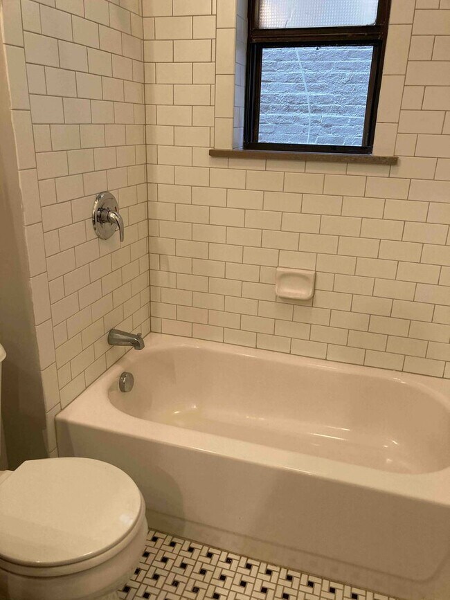 Building Photo - 3241 Jefferson Ave