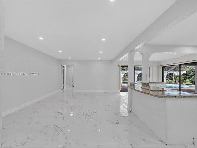 Building Photo - 10251 NW 39th Ct