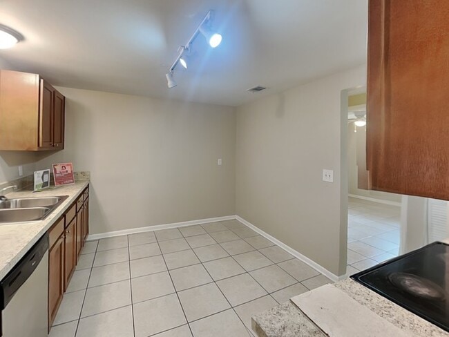 Building Photo - 6150 George Wood Ln W