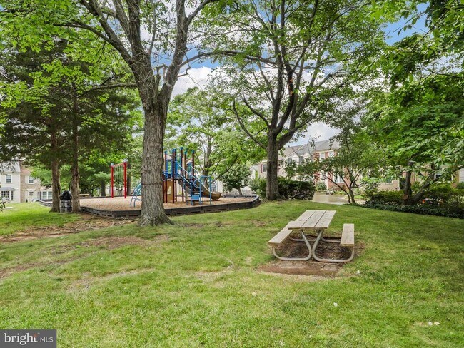 Building Photo - 5513 Ridgeton Hill Ct