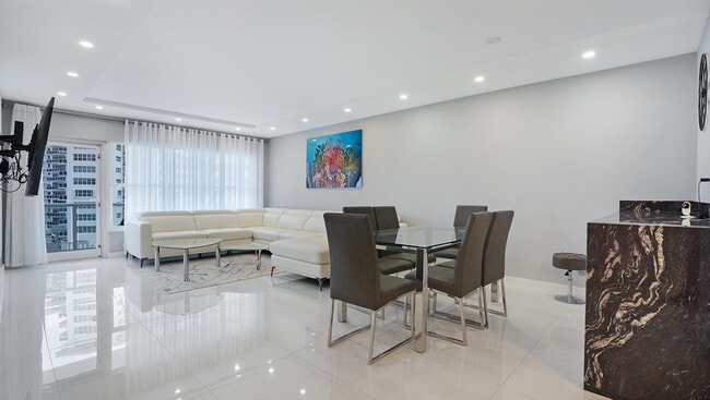 Building Photo - 3550 Galt Ocean Dr