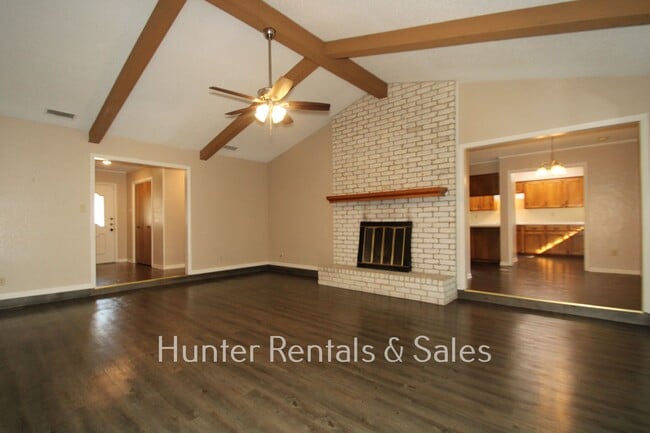 Building Photo - Country Trails Classic!