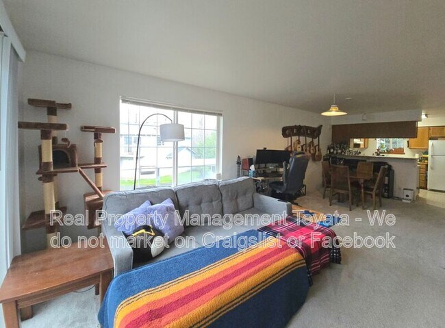 Building Photo - 2824 Valencia St