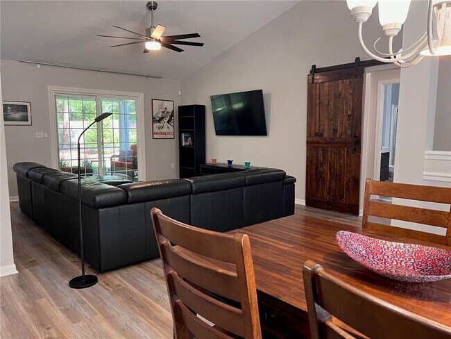 Building Photo - 6841 SW 80th Dr