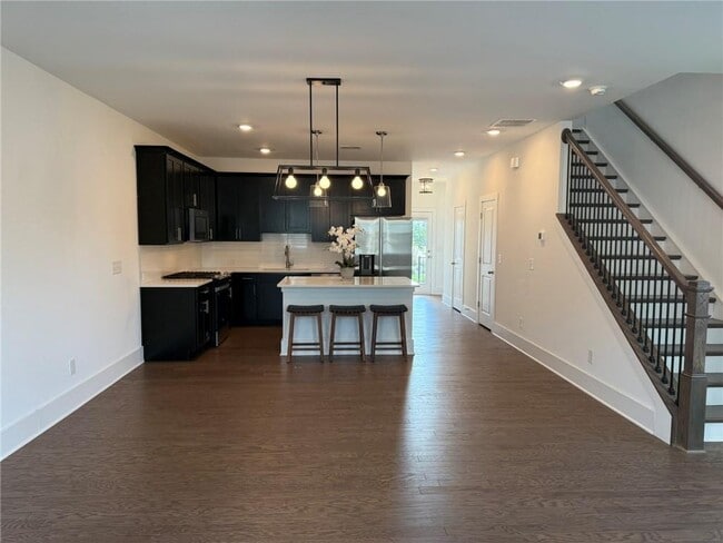 Building Photo - 1645 Aeslin Dr NW
