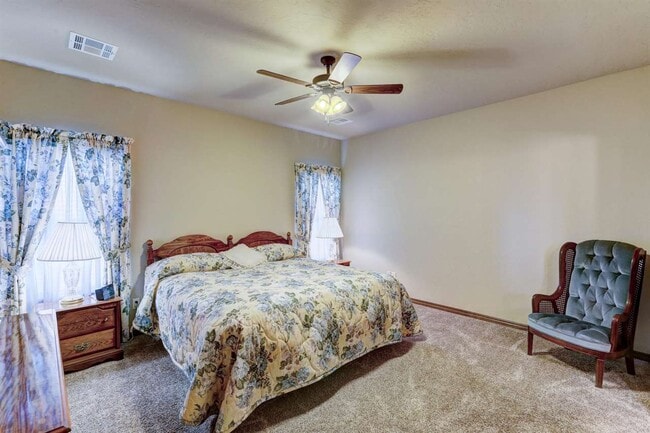 Building Photo - 1413 Scenic Ridge