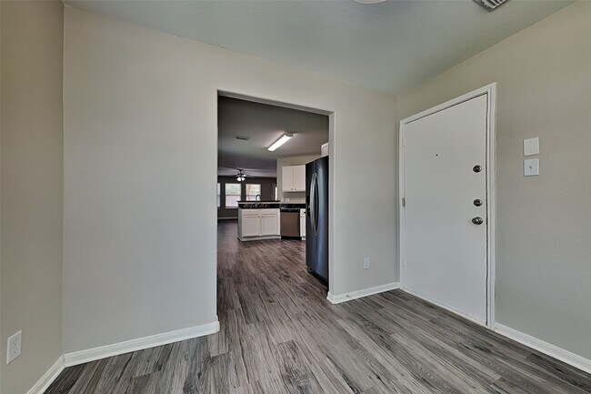 Building Photo - 16731 N Blue Jay Dr