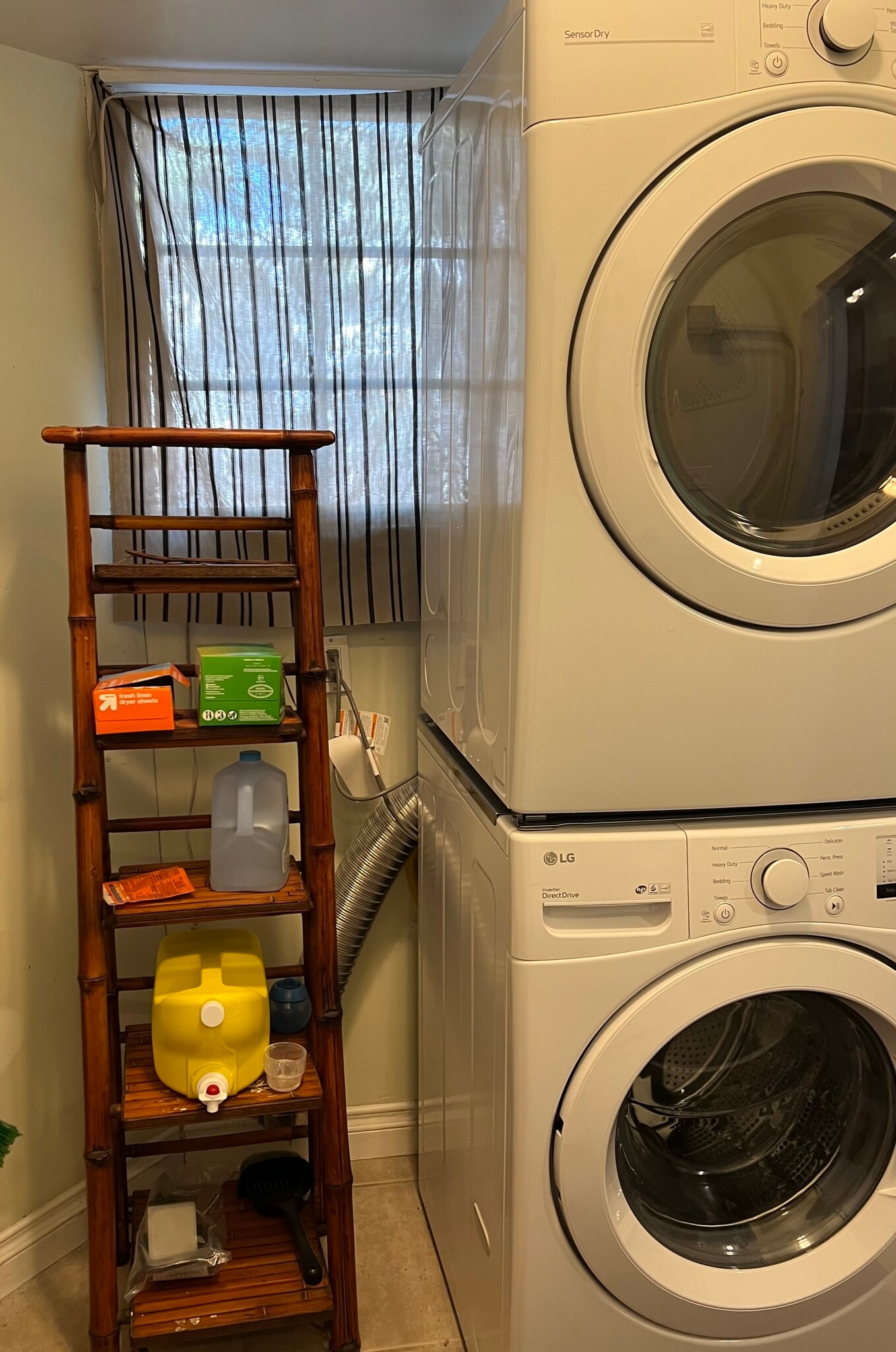 Mud Room/Laundry Room with brand new washer & dryer included - 607 N Garfield Ave