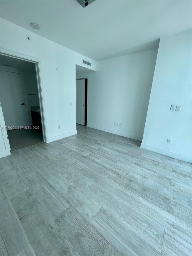 Building Photo - 1080 Brickell Ave