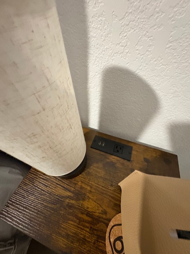 Building Photo - 191 NW 17th Ct