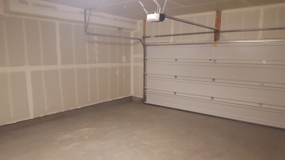 Building Photo - 2256 W Cantara Dr