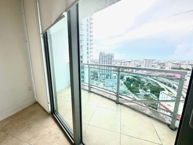 Building Photo - 350 S Miami Ave