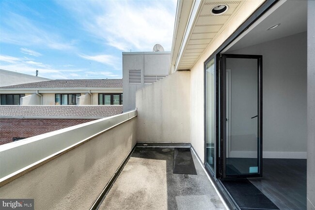 Building Photo - 1000 Fell St