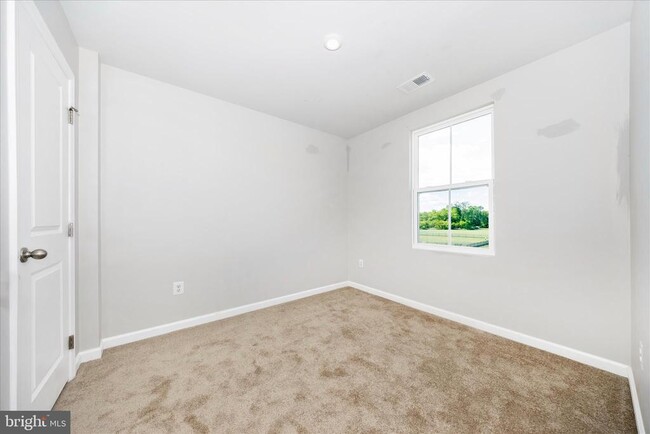 Building Photo - 62 Rhea Dr