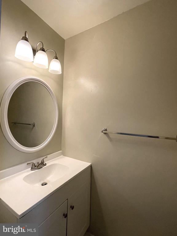 Building Photo - 11859 New Country Ln