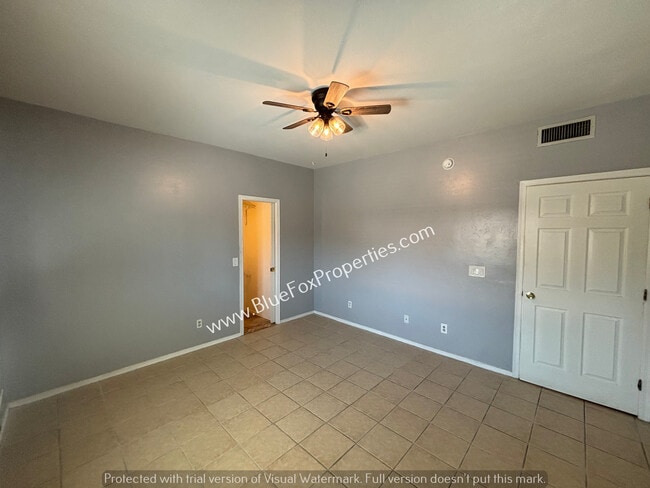 Building Photo - 7180 W Maple Ridge Dr