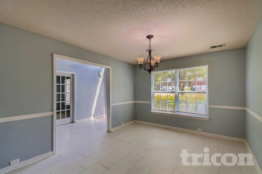 Building Photo - 904 Ambeau Cir