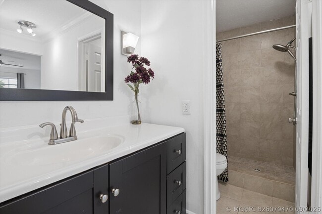 Building Photo - 6287 Bay Club Dr