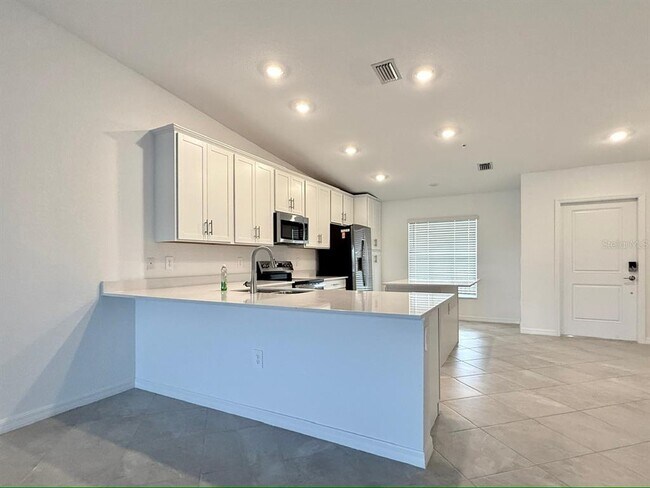 Building Photo - 14261 Heritage Landing Blvd