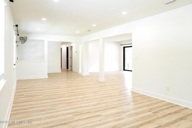 Building Photo - 3165 Creighton Forest Dr