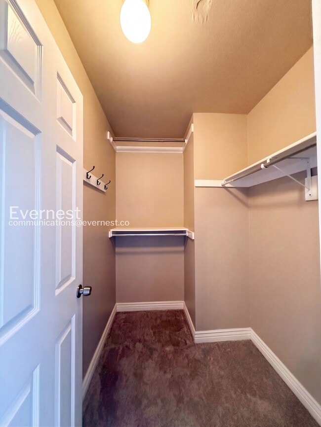 Building Photo - 254 S Oman Rd