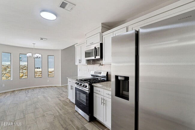 Building Photo - 841 Paseo Drusy Pl
