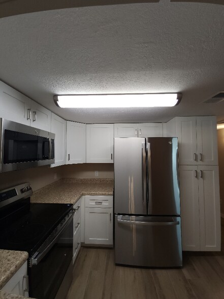 Building Photo - 608 S Pioneer