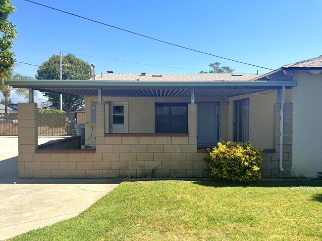 Building Photo - 623 N Rimhurst Ave