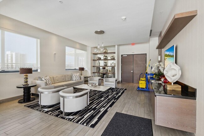 Building Photo - 999 SW 1st Ave