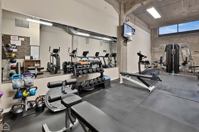 Building Photo - 210 S Desplaines St
