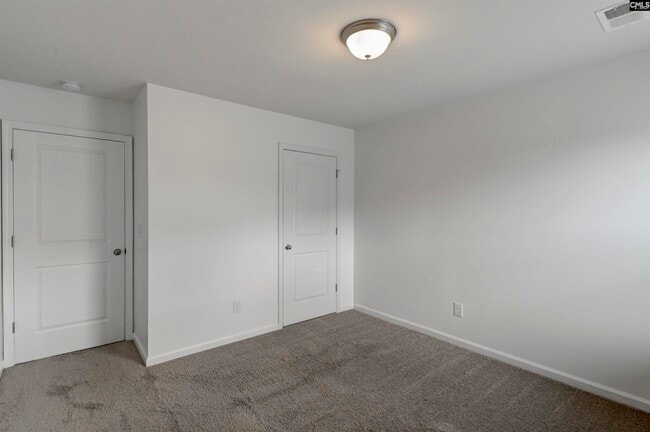 Building Photo - 357 Finch Ln