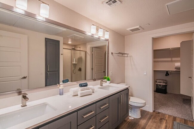 Building Photo - 15501 N Dial Blvd