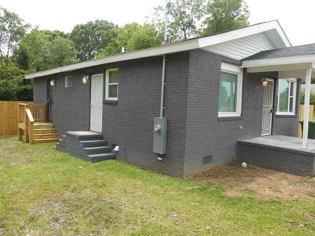 Building Photo - Affordable 3 Bedroom 1 Bath Augusta
