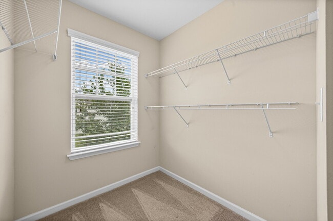 Building Photo - "Spacious 3-Bedroom Townhome with Fireplace, Pergola & Community Pool on Summerlake Drive!"