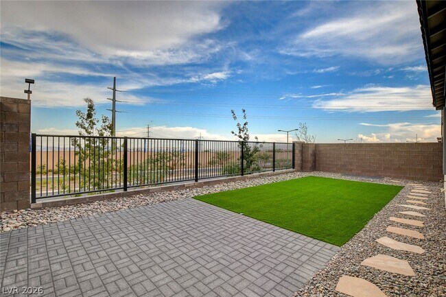 Building Photo - 94 Nine Mile Creek Dr