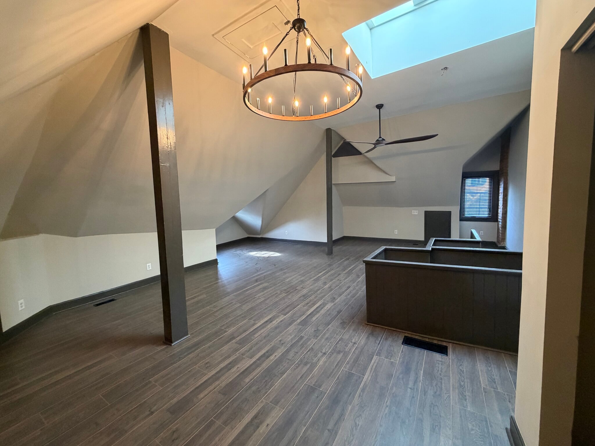 Building Photo - 2201 Kemper Ln