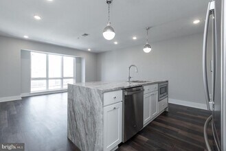 Building Photo - 711 N 16th St