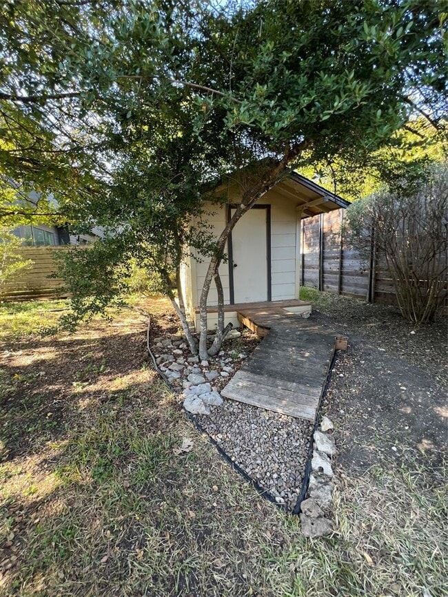 Building Photo - 4506 Oakmont Blvd