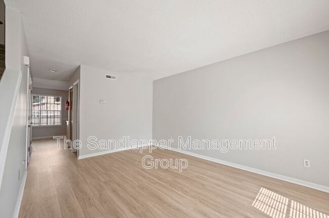 Building Photo - 3614 Peppertree Ln