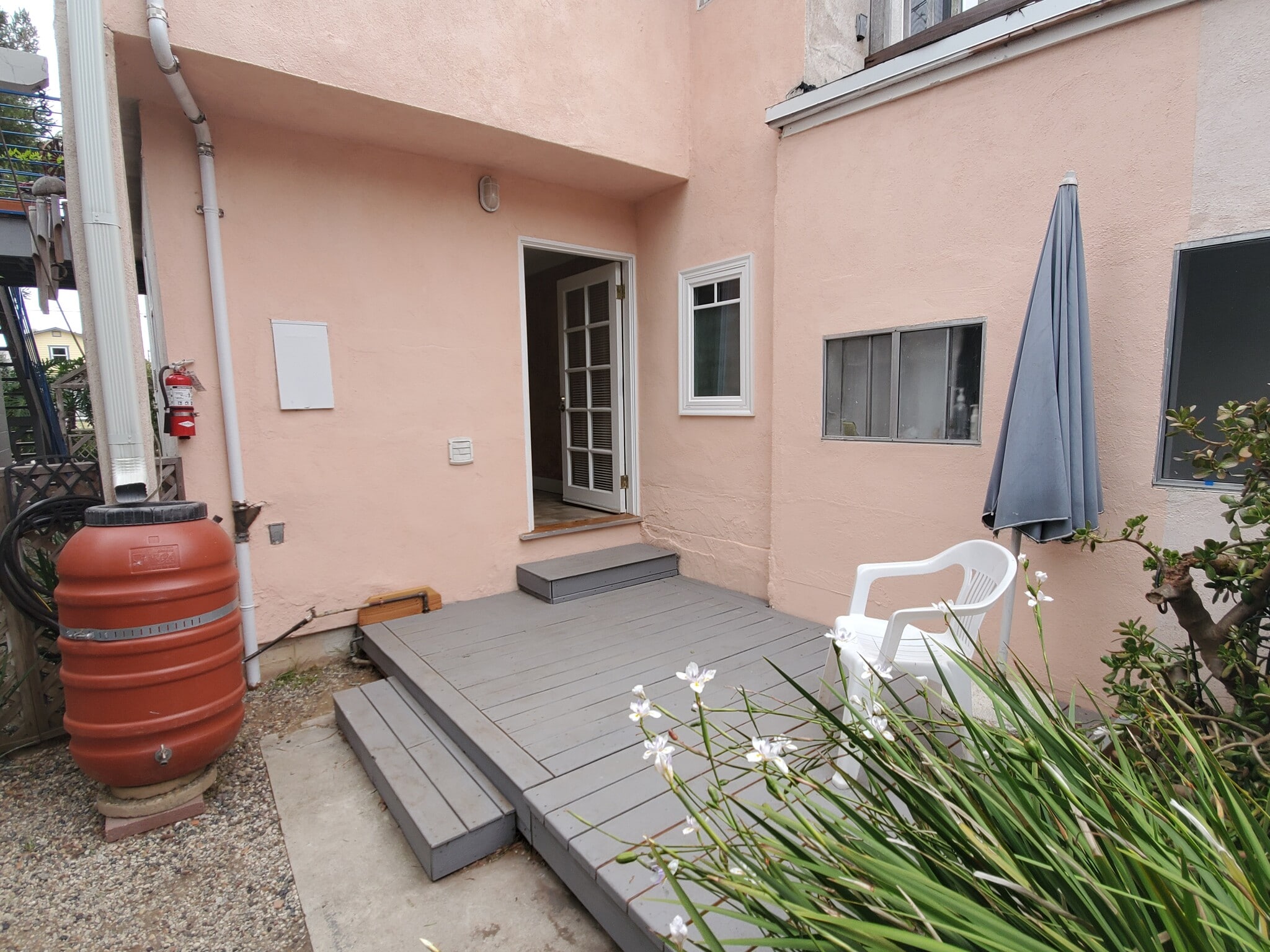 your back porch, looks into the back garden - 663 Marine St