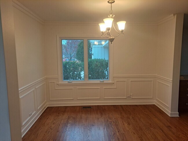 Building Photo - 2045 Farrell Ave