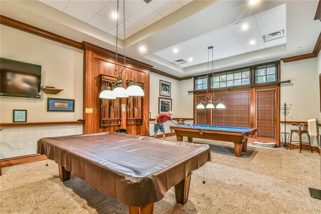 Building Photo - 6111 Longleaf Dr