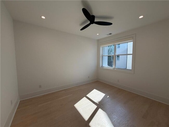 Building Photo - 2385 Nesbitt Dr NE